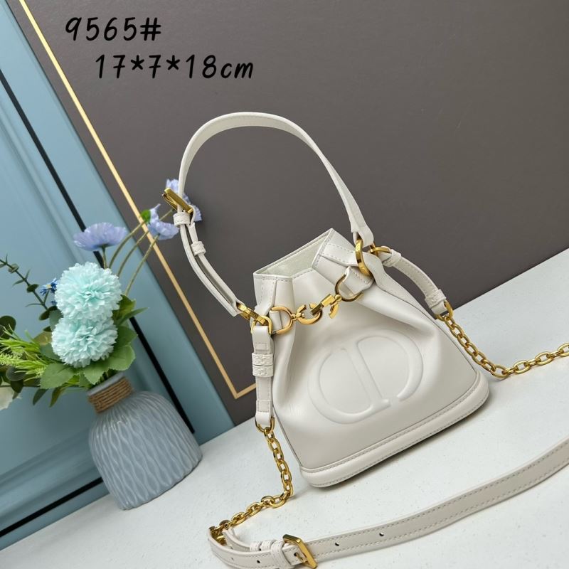 D*or bucket bags